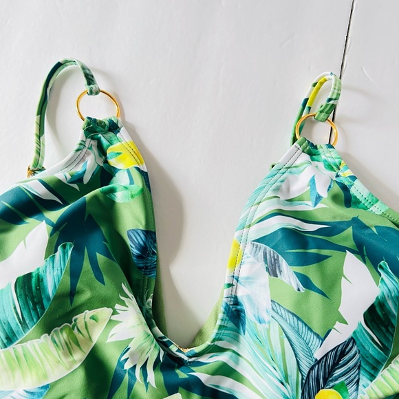 Tropical paradise one-piece swimsuit from Vigoss. - Picture 6 of 10